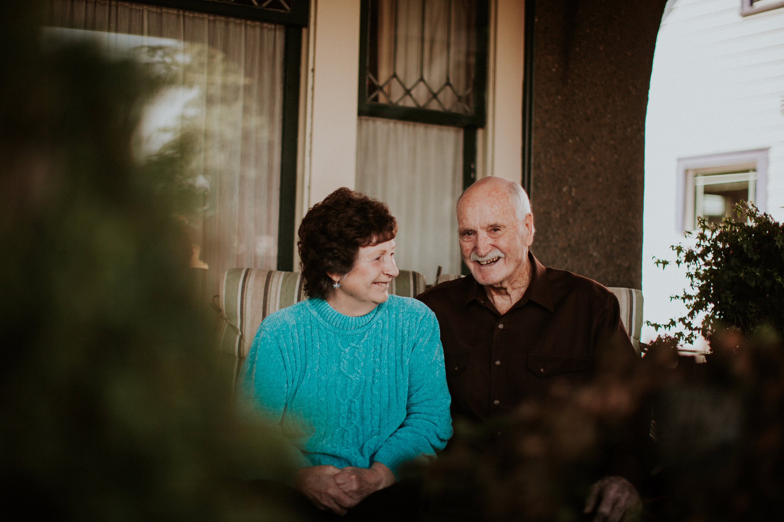 Olympic-Peninsula-PNW-portrait-lifestyle-photographer-in-home-session-Port-Angeles-Clallam-County-Wedding-Photography-kayla-dawn-photo-seniors-romantic-48.jpg