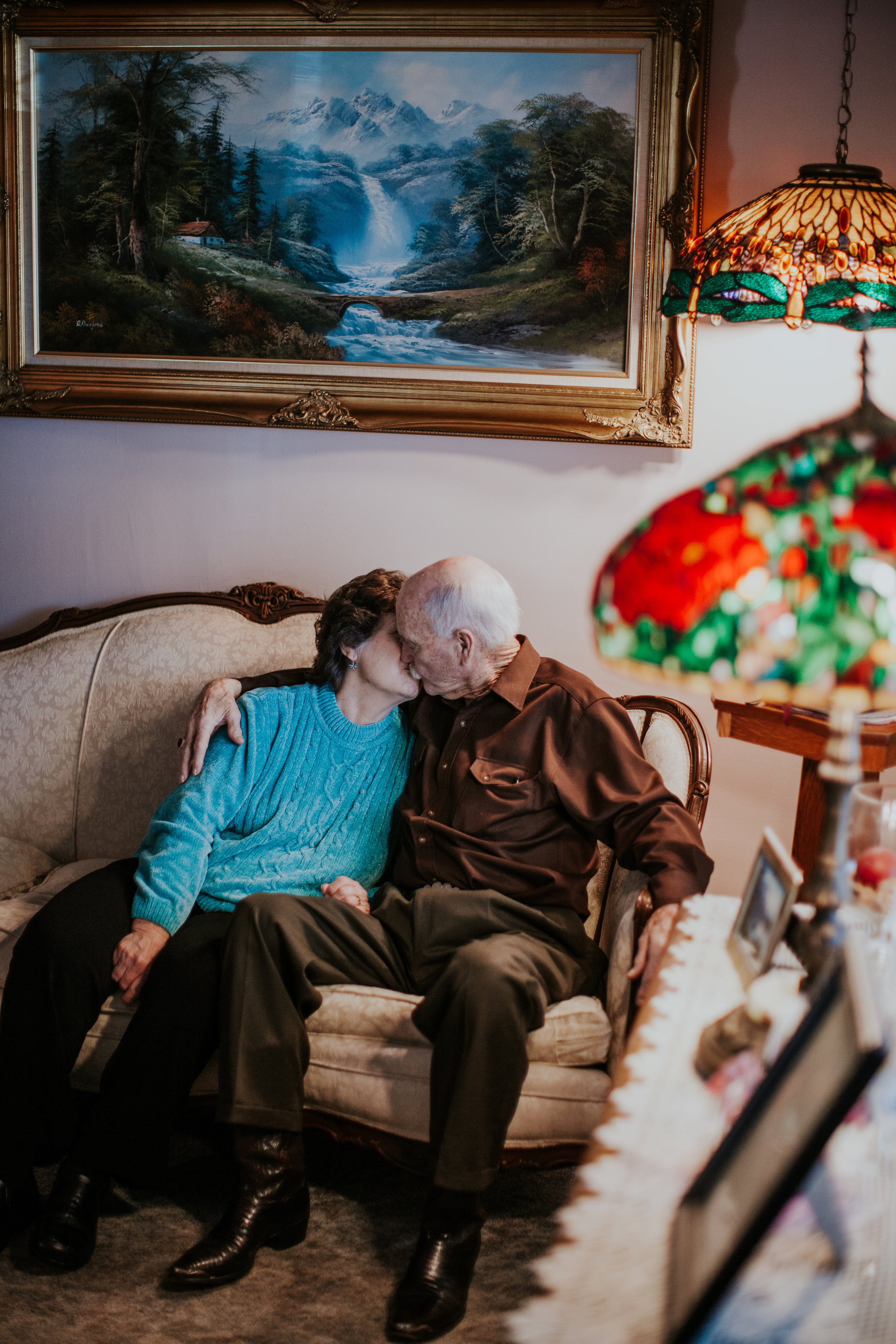 Olympic-Peninsula-PNW-portrait-lifestyle-photographer-in-home-session-Port-Angeles-Clallam-County-Wedding-Photography-kayla-dawn-photo-seniors-romantic-17.jpg