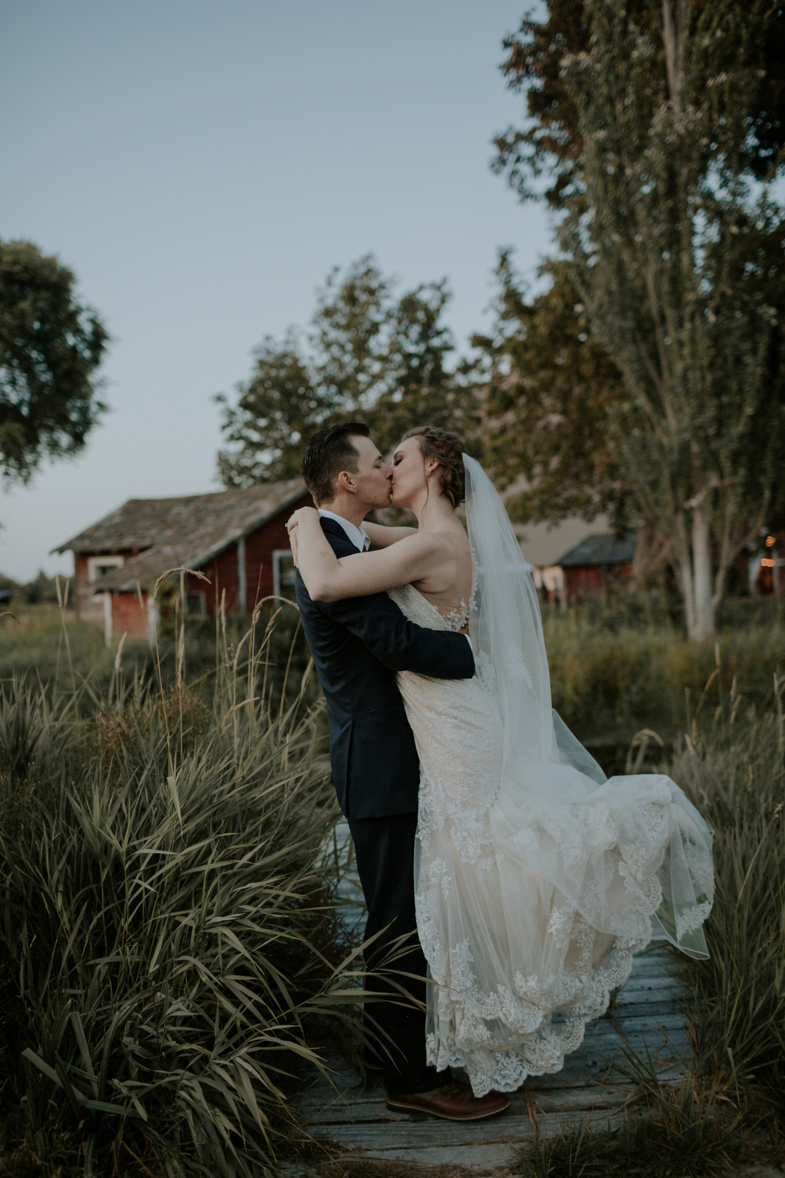 Olympic-Peninsula-PNW-wedding-engagement-photographer-Eberle-Barn-Sequim-Washington-Portrait-kayladawnphoto-137.jpg