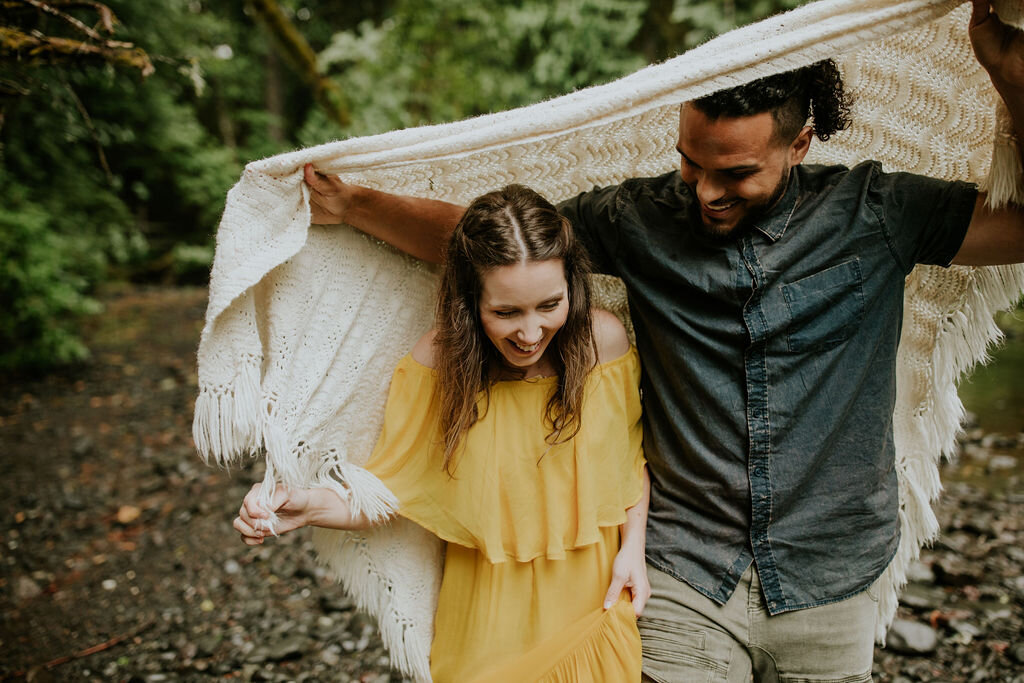 port-angeles-elopement-photographer-kayladawnphoto-kayla-dawn-photography-engagement-couples-pnw-lake-crescent-olympic-national-park-17.jpg