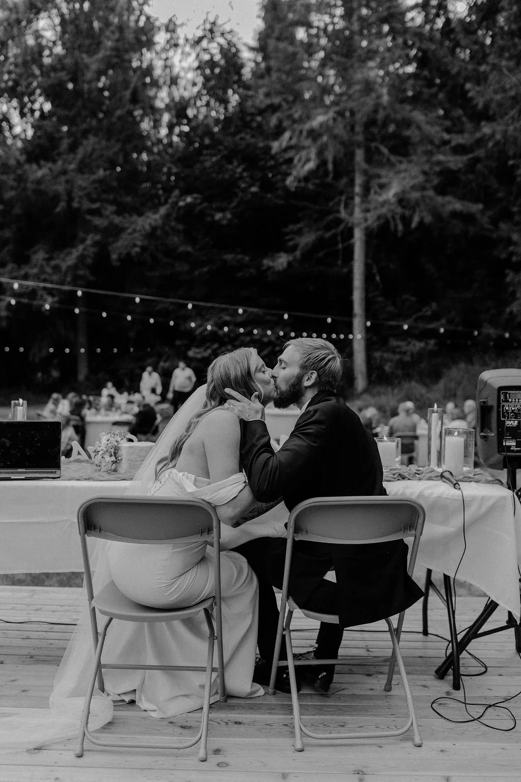 Port-Angeles-backyard-intimate-wedding-olympic-peninsula-portrait-wedding-photogrspher-pnw-sequim-olympic-national-park-elopement-15.jpg