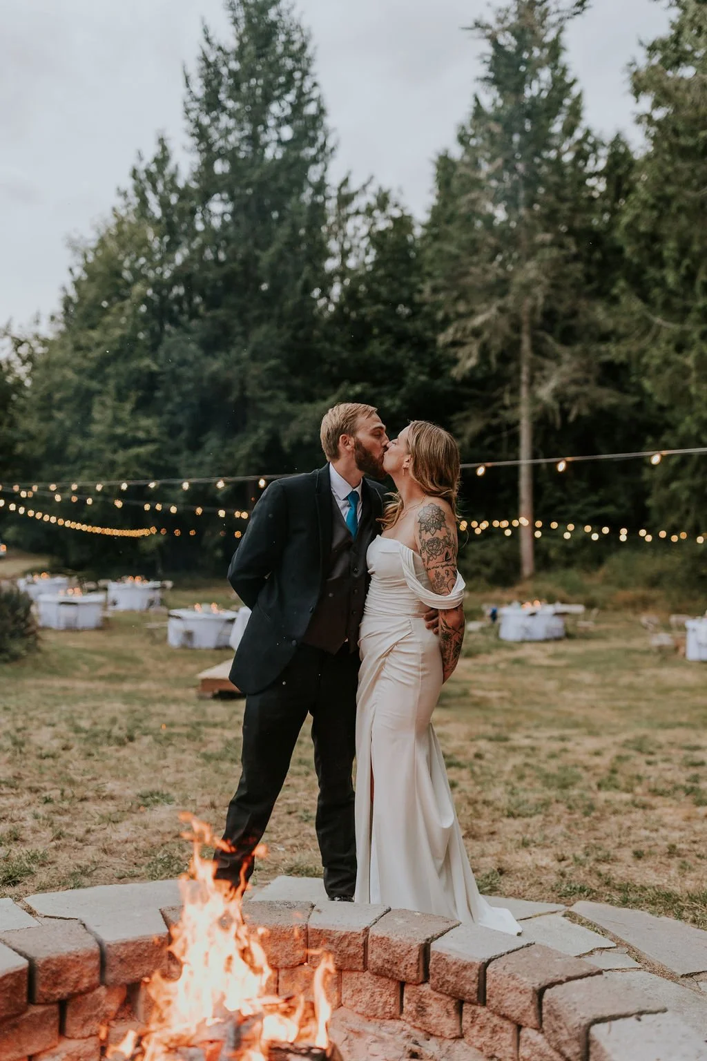 Port-Angeles-backyard-intimate-wedding-olympic-peninsula-portrait-wedding-photogrspher-pnw-sequim-olympic-national-park-elopement-48.jpg