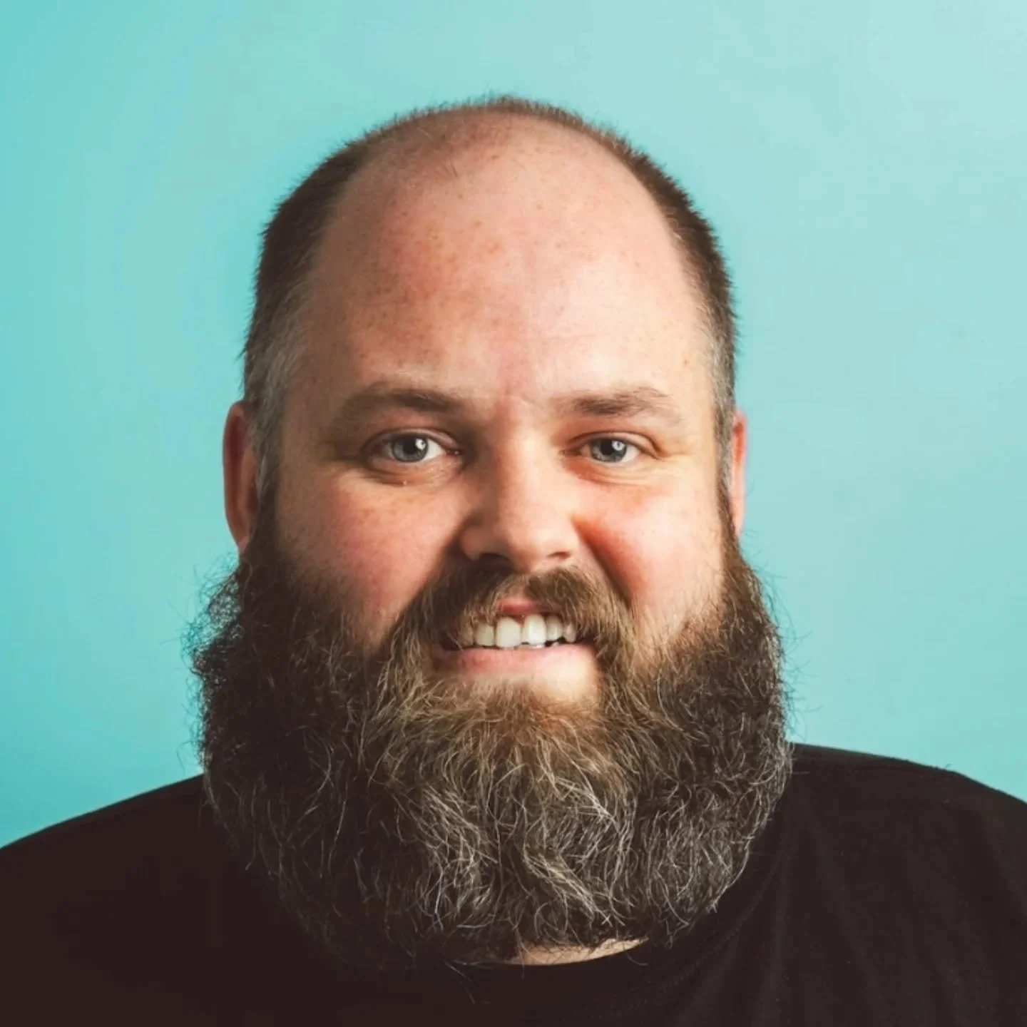 LAUGHTERNOON LINE-UP 9TH MAY ! @al_thompson1

We are super excited to have Al Thompson at our second ever Laughternoon!

Al has been gigging all over Scotland for 4 years, having 400+ gigs under his belt. 

He has gigged for Des McLean on multiple oc