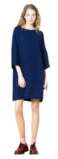 Zoe Walker - Associate Editor