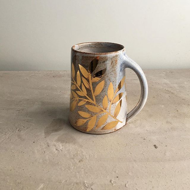 The light today was perfect. It&rsquo;s felt like spring for the past couple of days, I feel so thankful for the sun and the longer days. Pictured one of my mugs, which I will be sending to it&rsquo;s owner this week 😊 I can&rsquo;t explain how wond