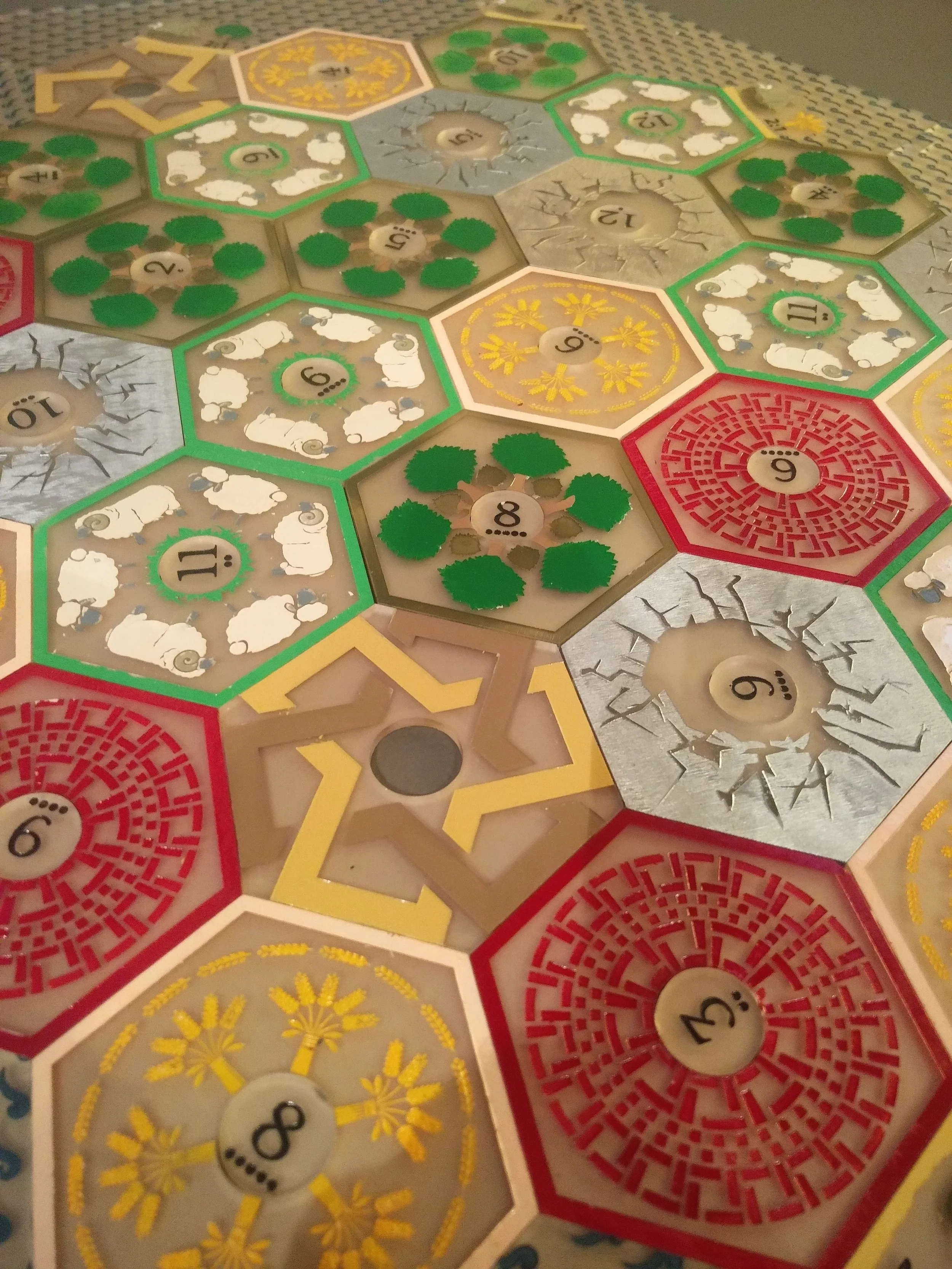  Here you can see the cleanliness of the design and paint job after removing the paper from the surface. 