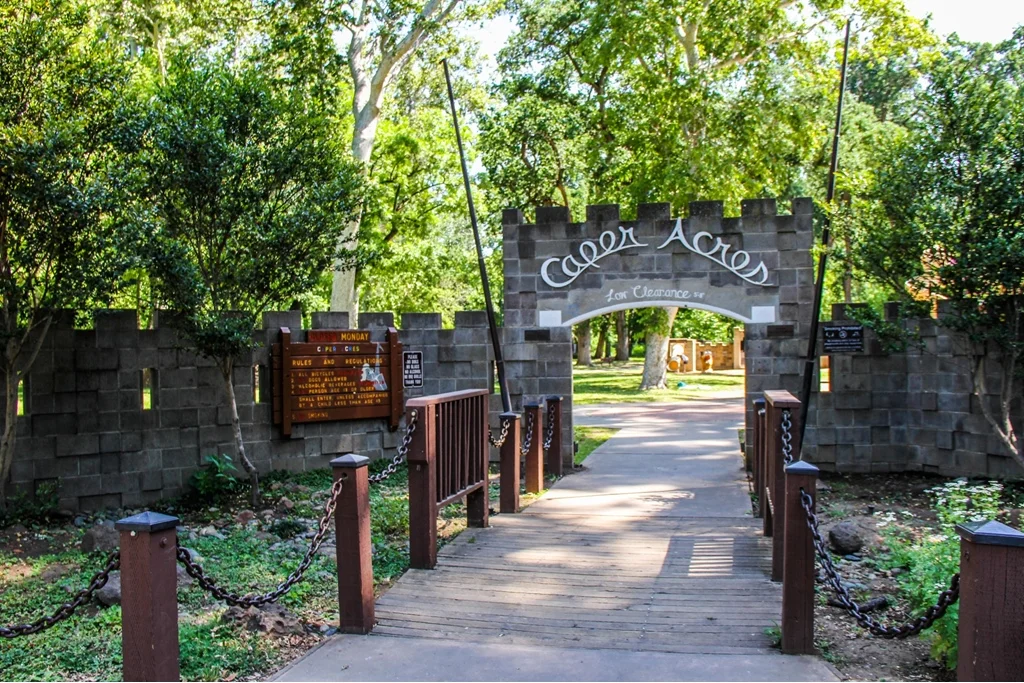 caper_acres_playground-xxl7035_19_9_10.jpg