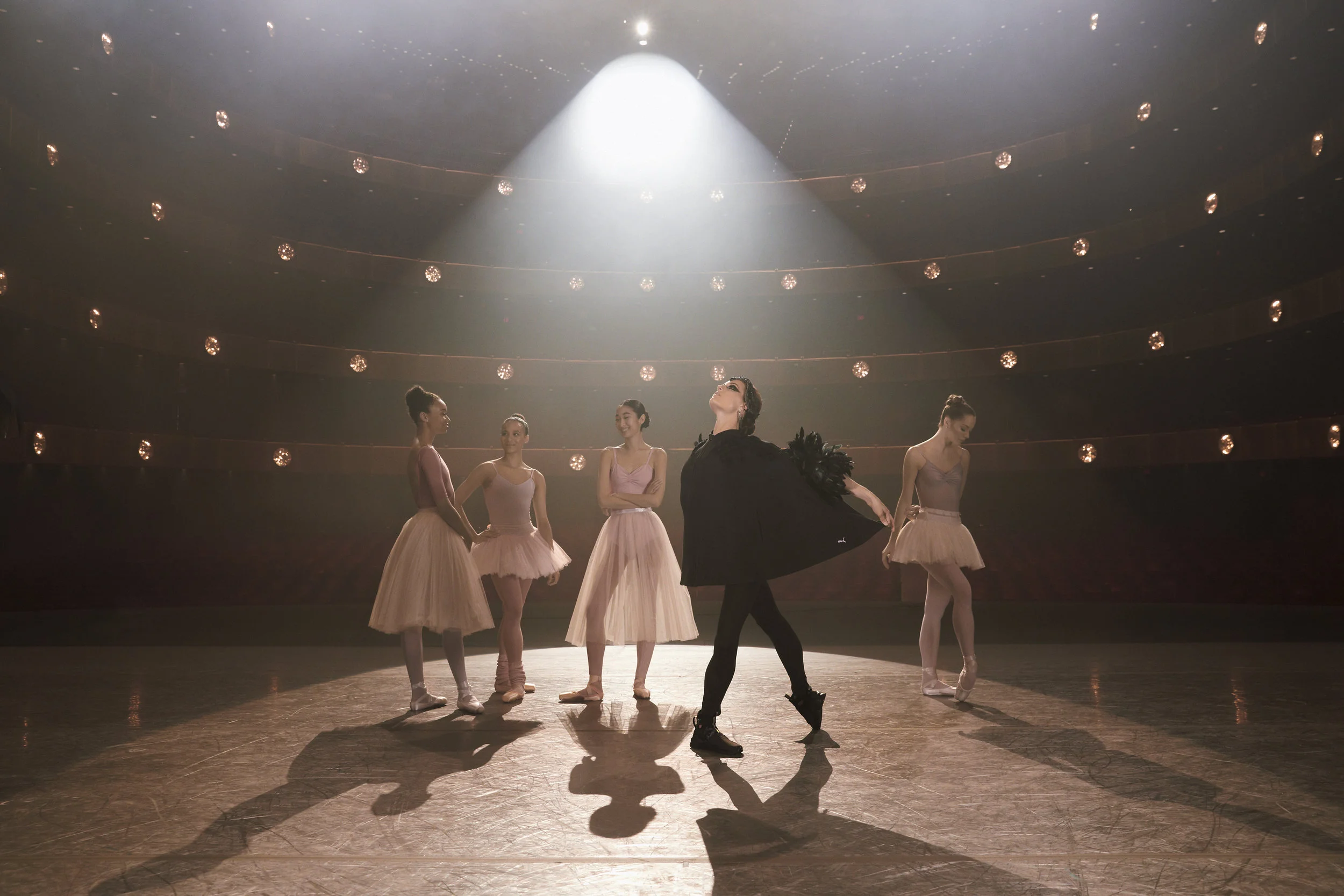 17SS_CC_WMN_DO-YOU_Nycb_Swan_Main_Group_B_0770_RGB.jpg