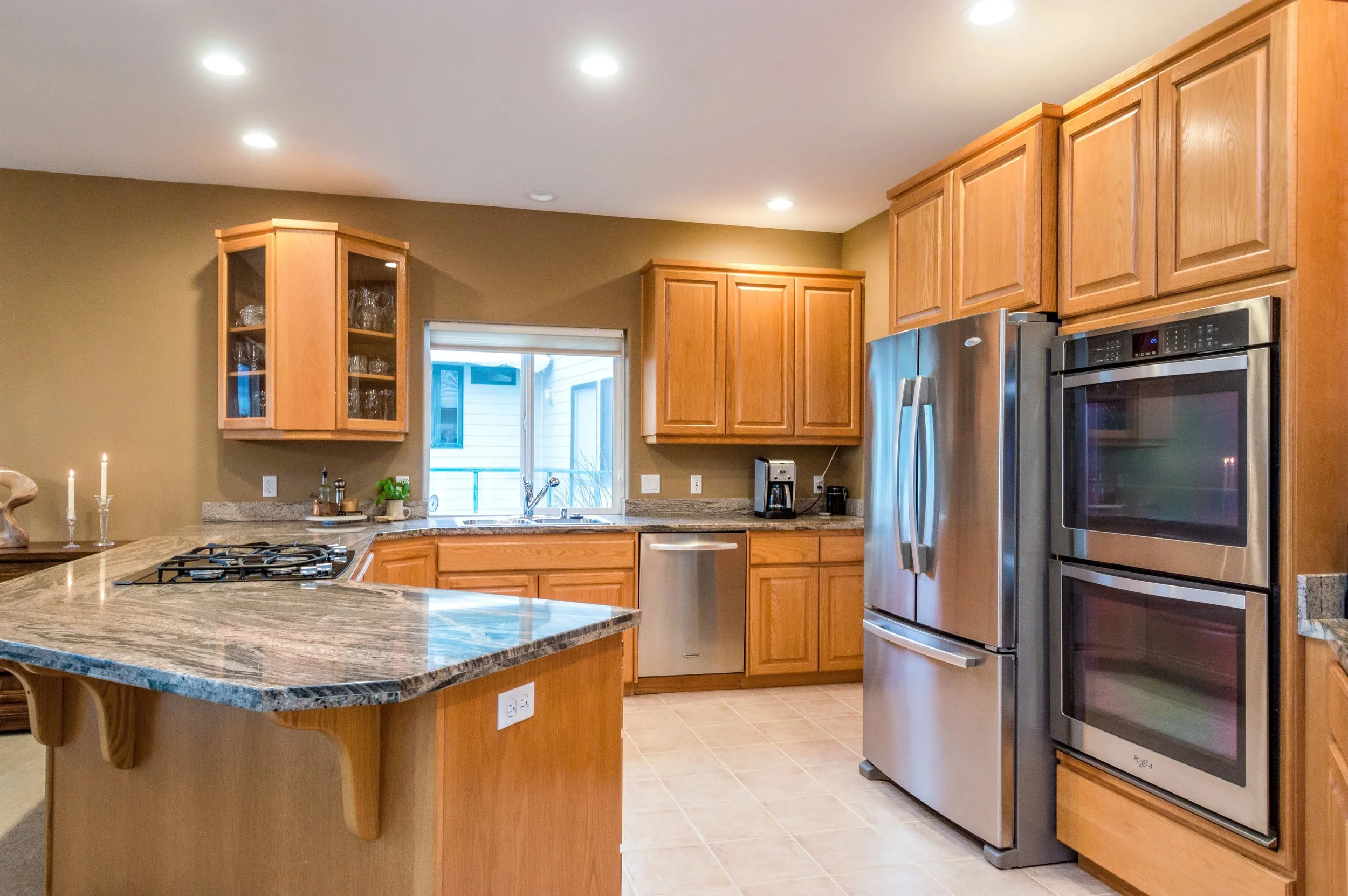 Kitchen 2.jpg