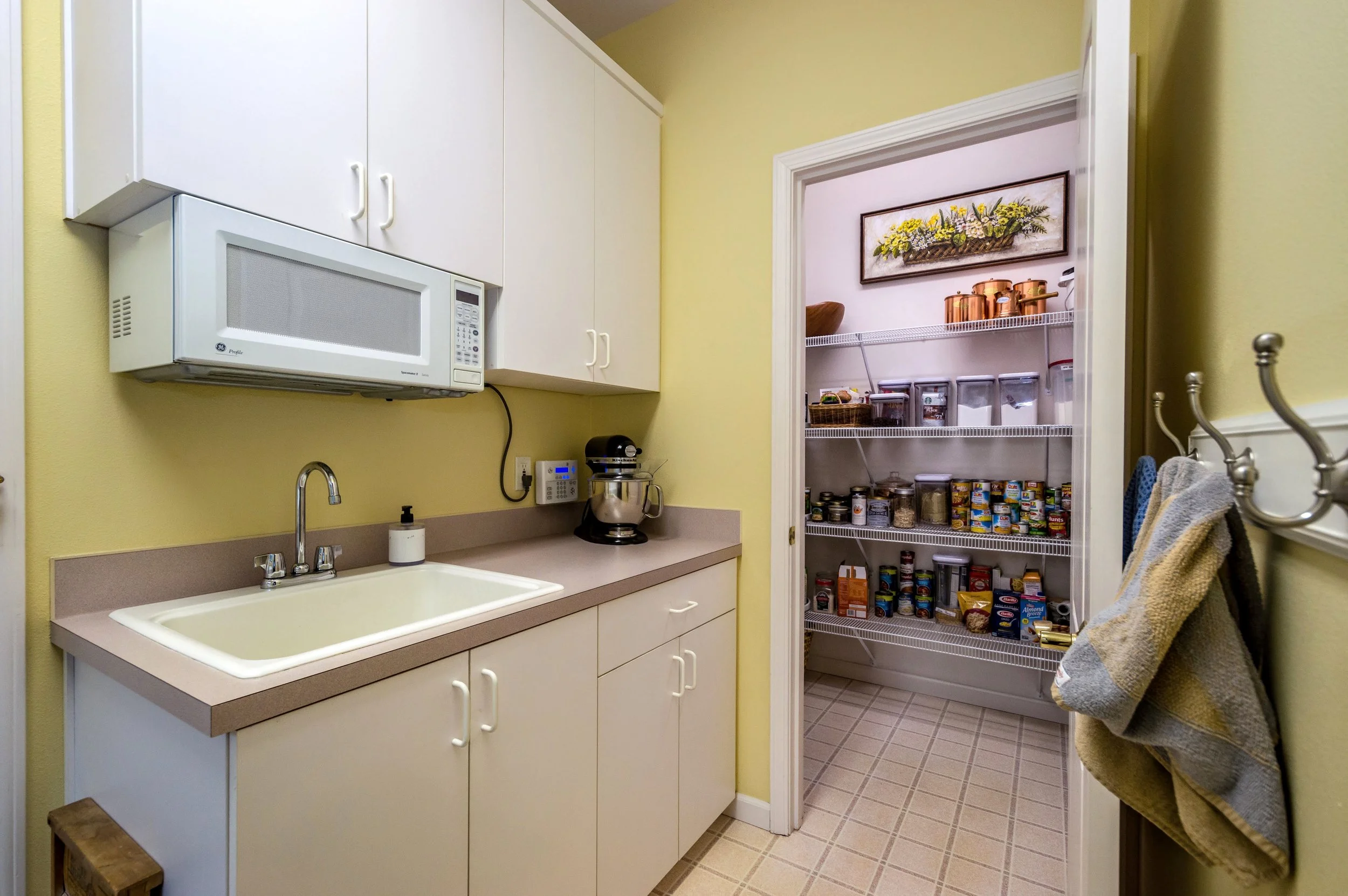 Pantry.jpg