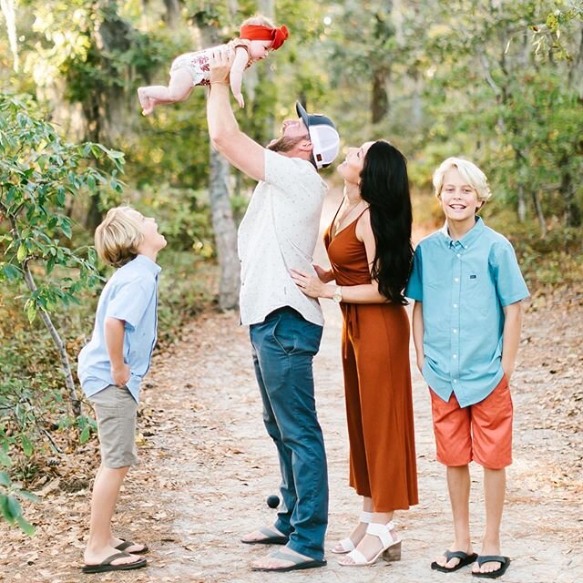 Ummm swipe through this gorgeousss family! Love loved this session! #maconphotographyva #familysession #beachsession #virginiaphotographer #virginiabeachphotographer