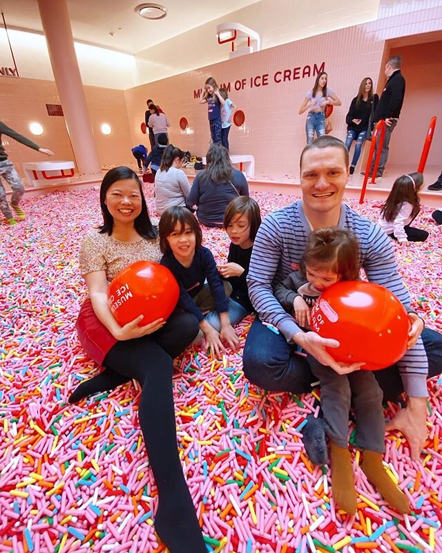 Sunday funday at @museumoficecream 🍦This is an epic multi-sensory experience in #NYC, complete with a huge sprinkle pool 🎉, celestial P I N K 💖 subway ride, a thrilling three-story slide down into a Queen Bee hive... and of course, ice cream tasti