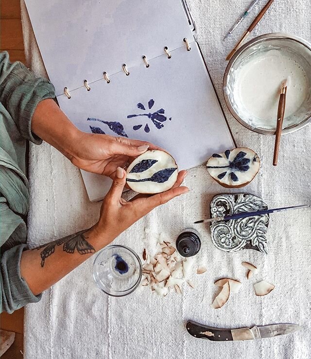 🌿 in the midst of exploring a very no frills at-home project on block printing with carved potatoes. I&rsquo;ve just tested them out with ink on paper, and next I will be printing onto the fabric you see here on the table, using a very simple paste 