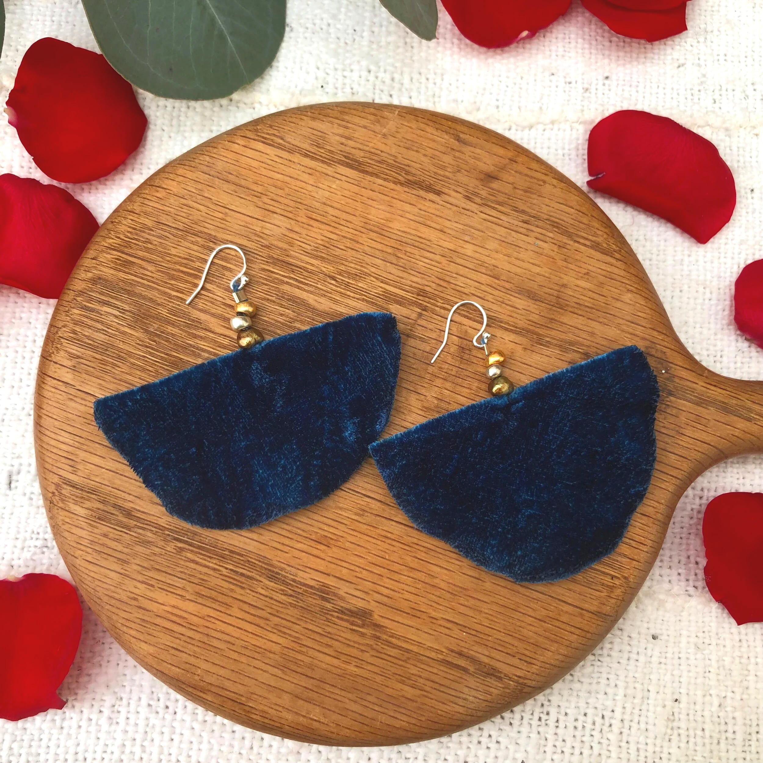 5DCD8955-BB3E-47EF-A3DF-2C3E40C925FC