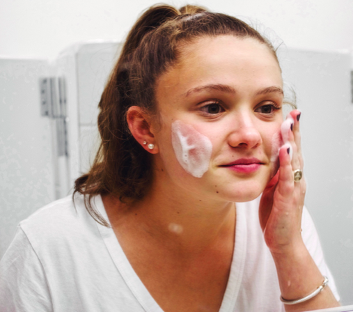 Breakup From The Makeup: A Healthy Break From Makeup to Free Your Skin