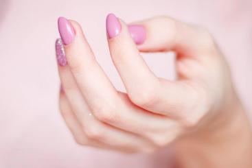 Gel vs. Powder Nails 