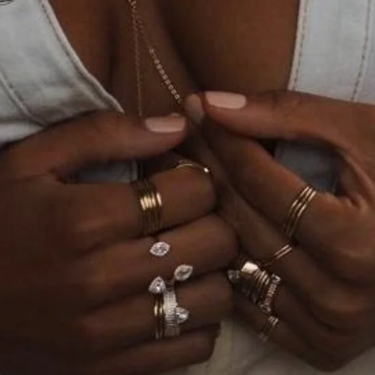 A Guide to Dainty Jewelry Shopping