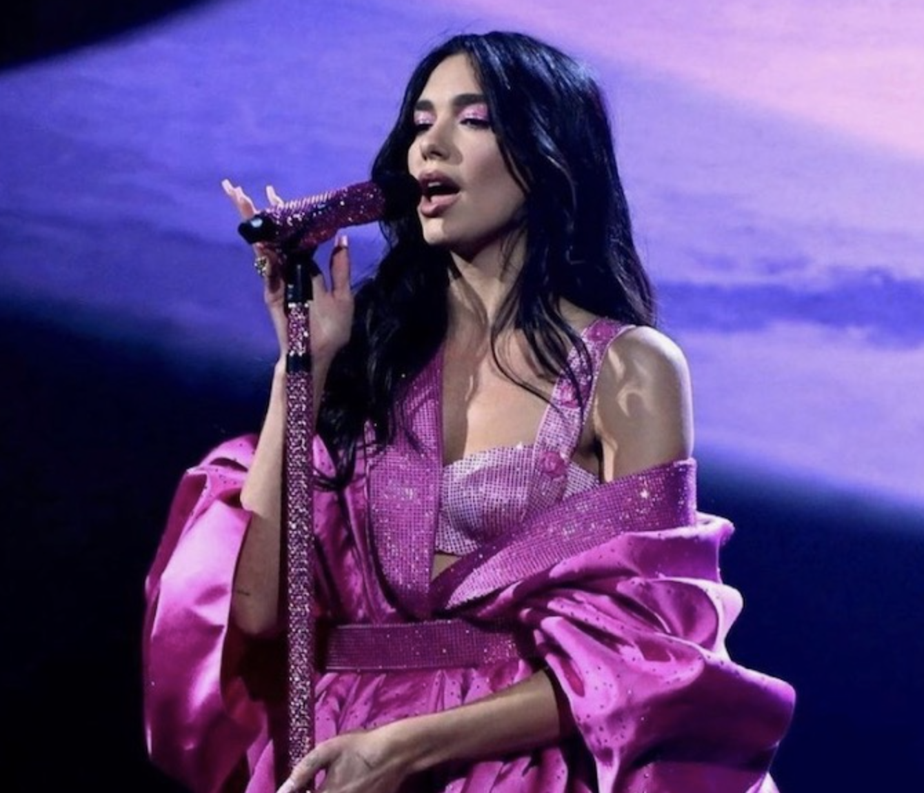 The look that stole the Grammys: Dua Lipa’s levitating look