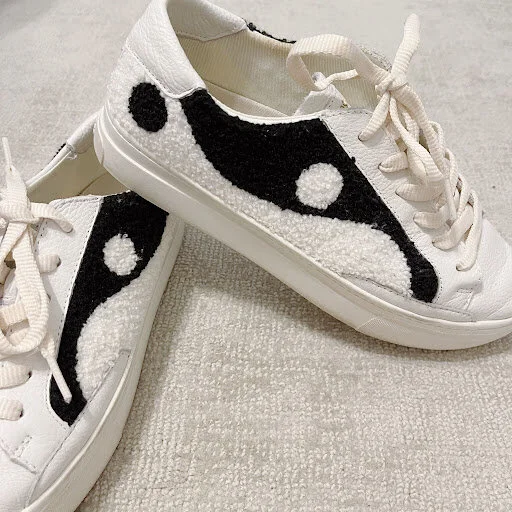 Something Other Than Plain White Sneaks