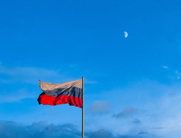 Girlsplaining What's Happening with Russia and Ukraine