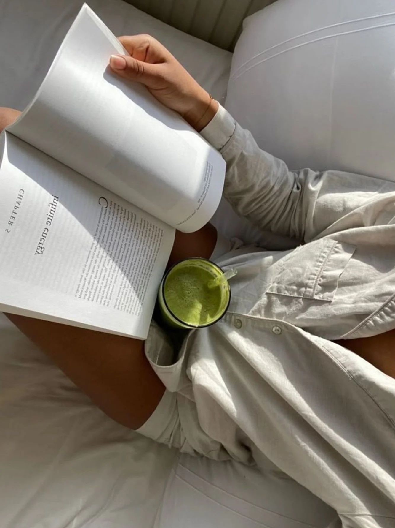 Let&rsquo;s start this fall on a good note🤍

Check out our new article by @sydneylily06 , Healthy Habits for a New Semester, for the best tips and routine tricks!

Photo: Pinterest