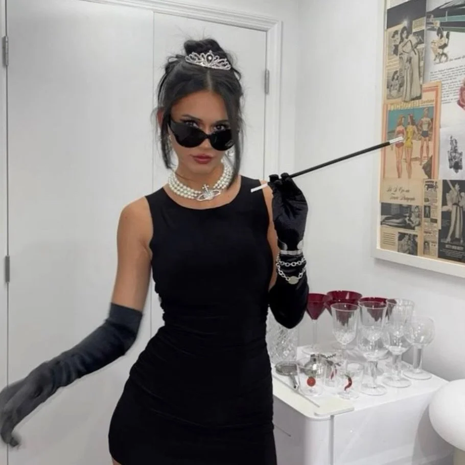 Halloween’s just around the corner… Check out our new article by @sydneylily06 if you’re in need of a last minute costume🖤
Photo: Pinterest