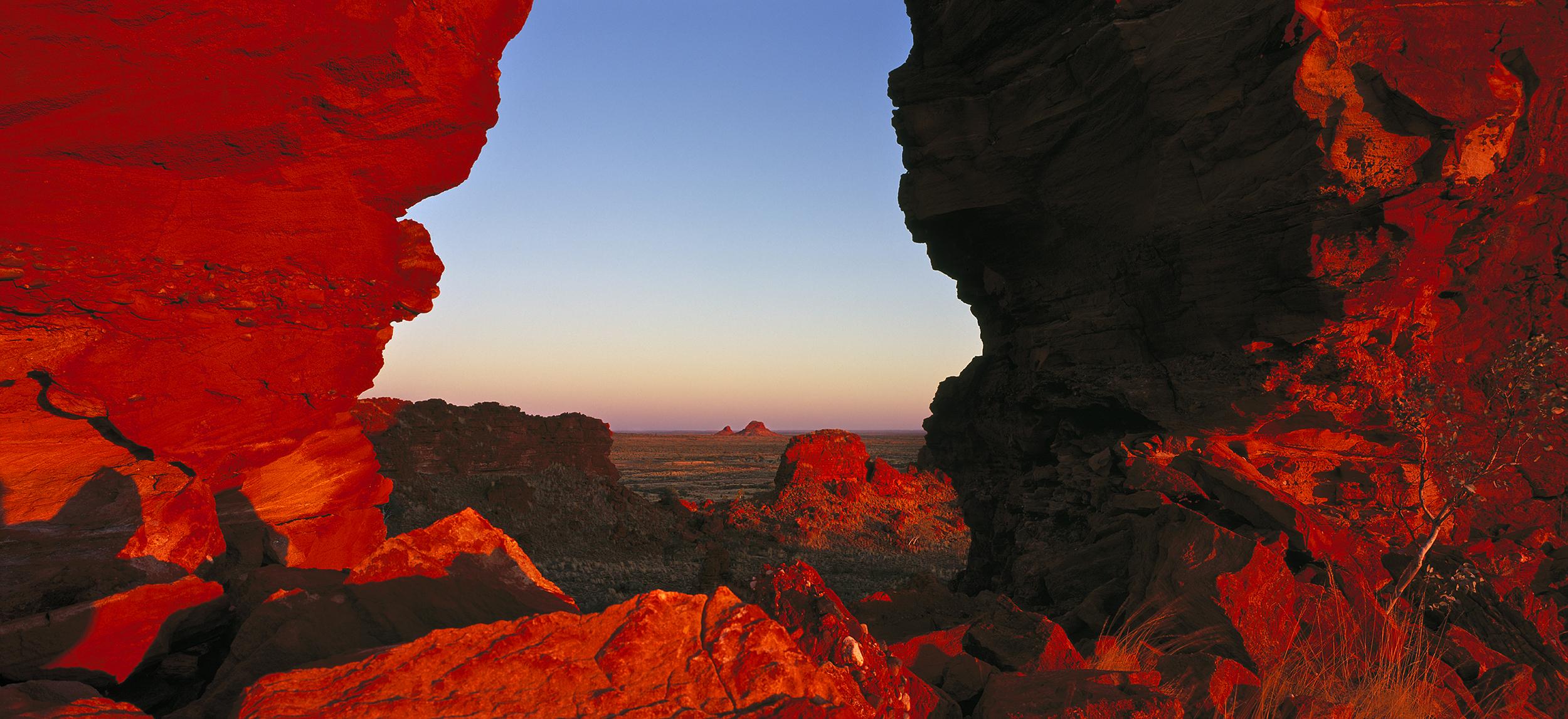  Spectacular Arch, Great Sandy Desert, Pilbara, Western Australia, 2014.&nbsp; Edition of 3. 