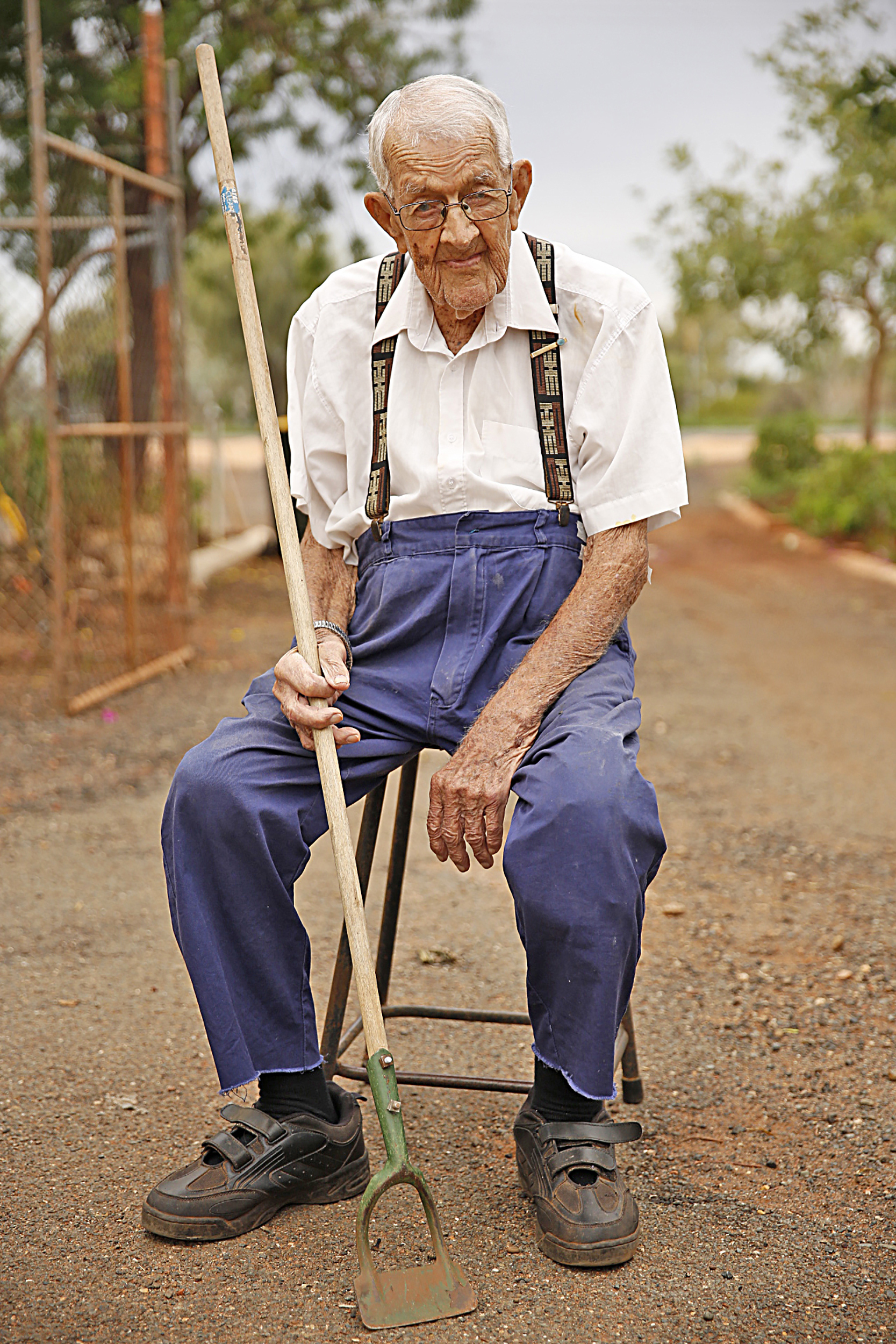 Frank Hogben, Gardner, Roebourne, 2013. Edition of 3.