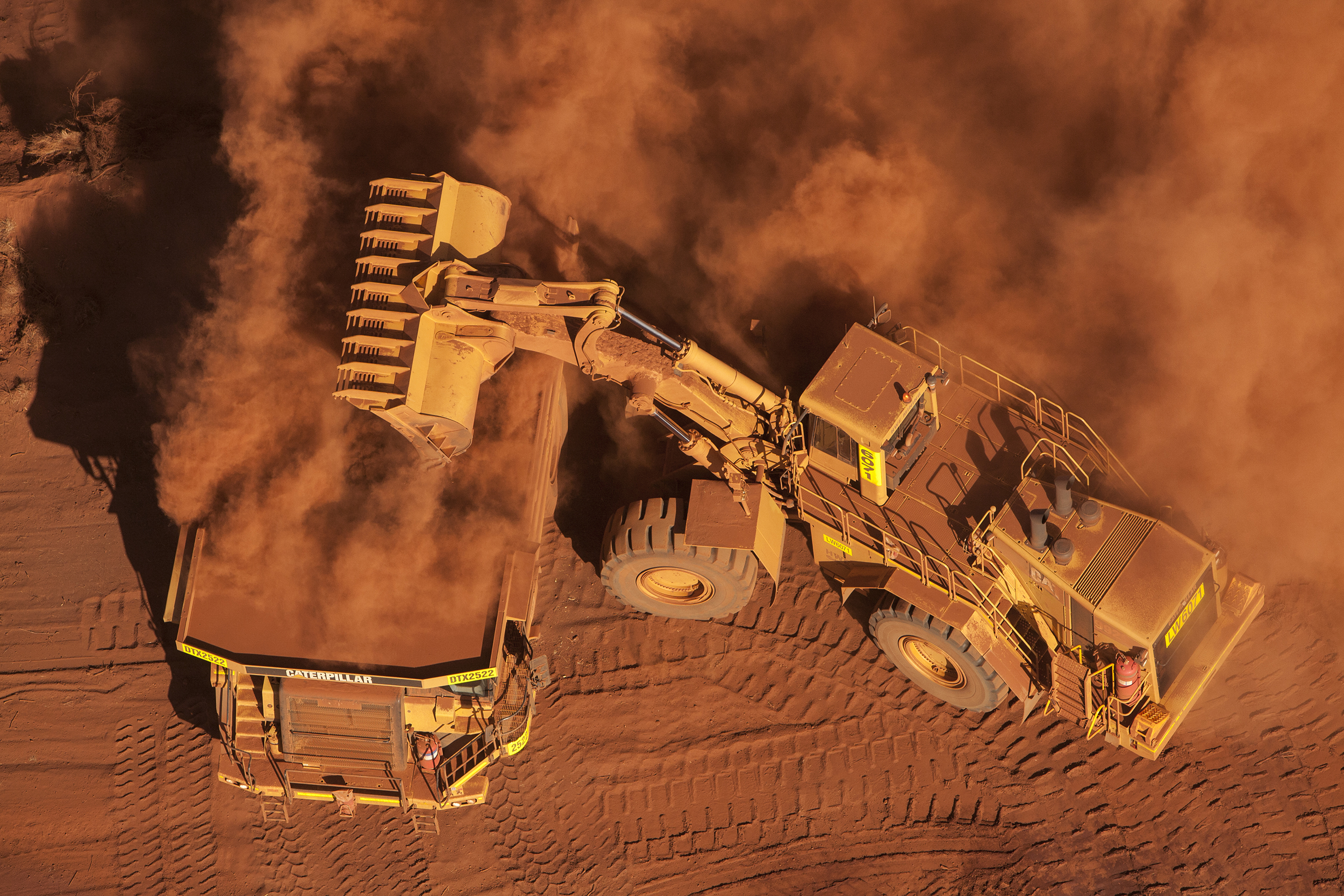  Cats in the Dust, Mesa A Mine, Pilbara, Western Australia, 2008.&nbsp; Edition of 3. 