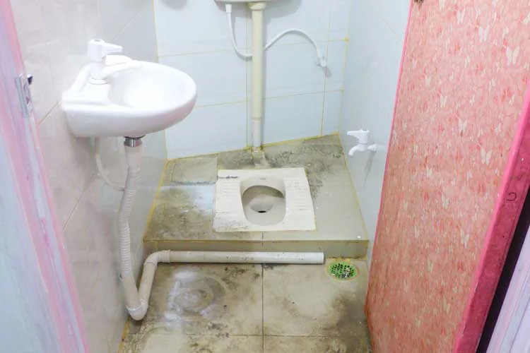 toilet_before.jpg