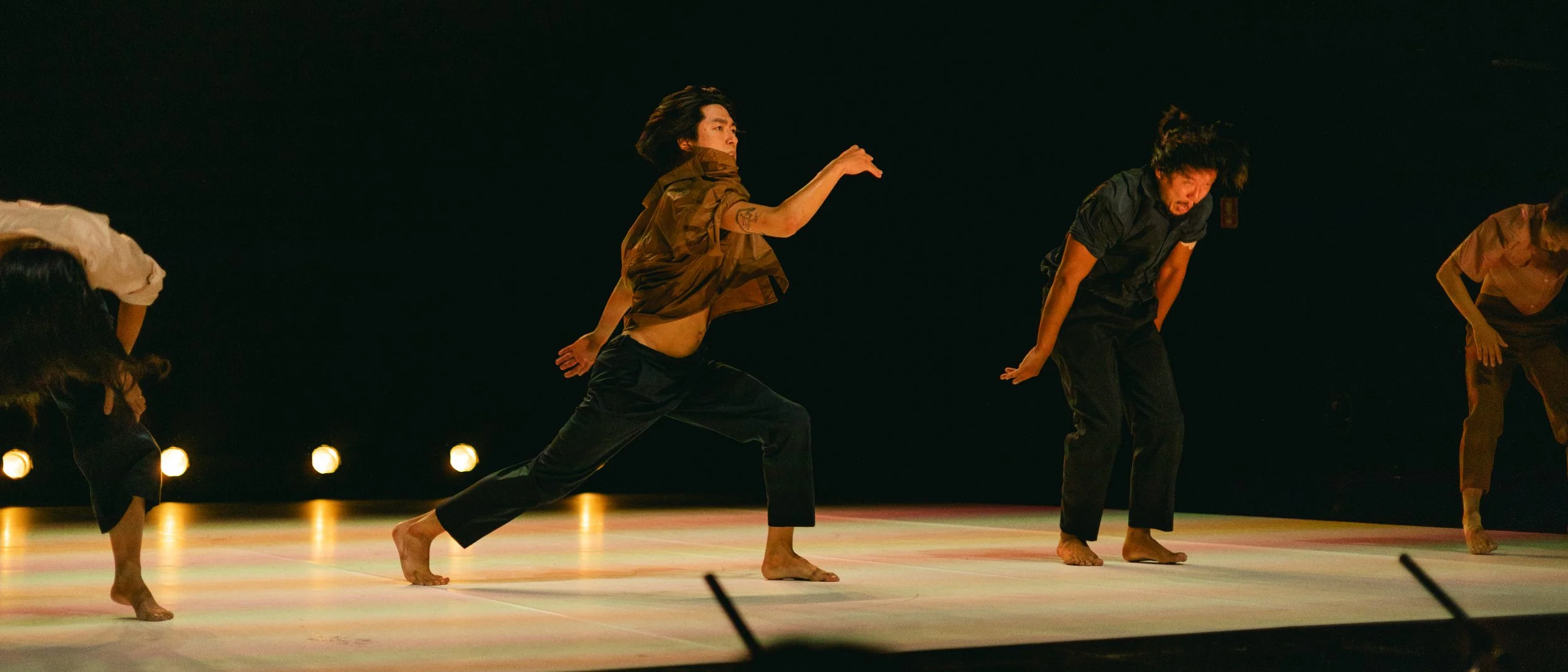 Everything Falls Dramatic / Korean National Contemporary Dance Company/2022