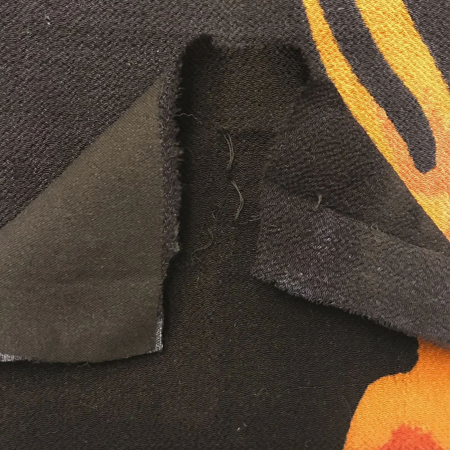 Testing if the fusible interfacing (aka “fusing”) won't damage the silk chirimen