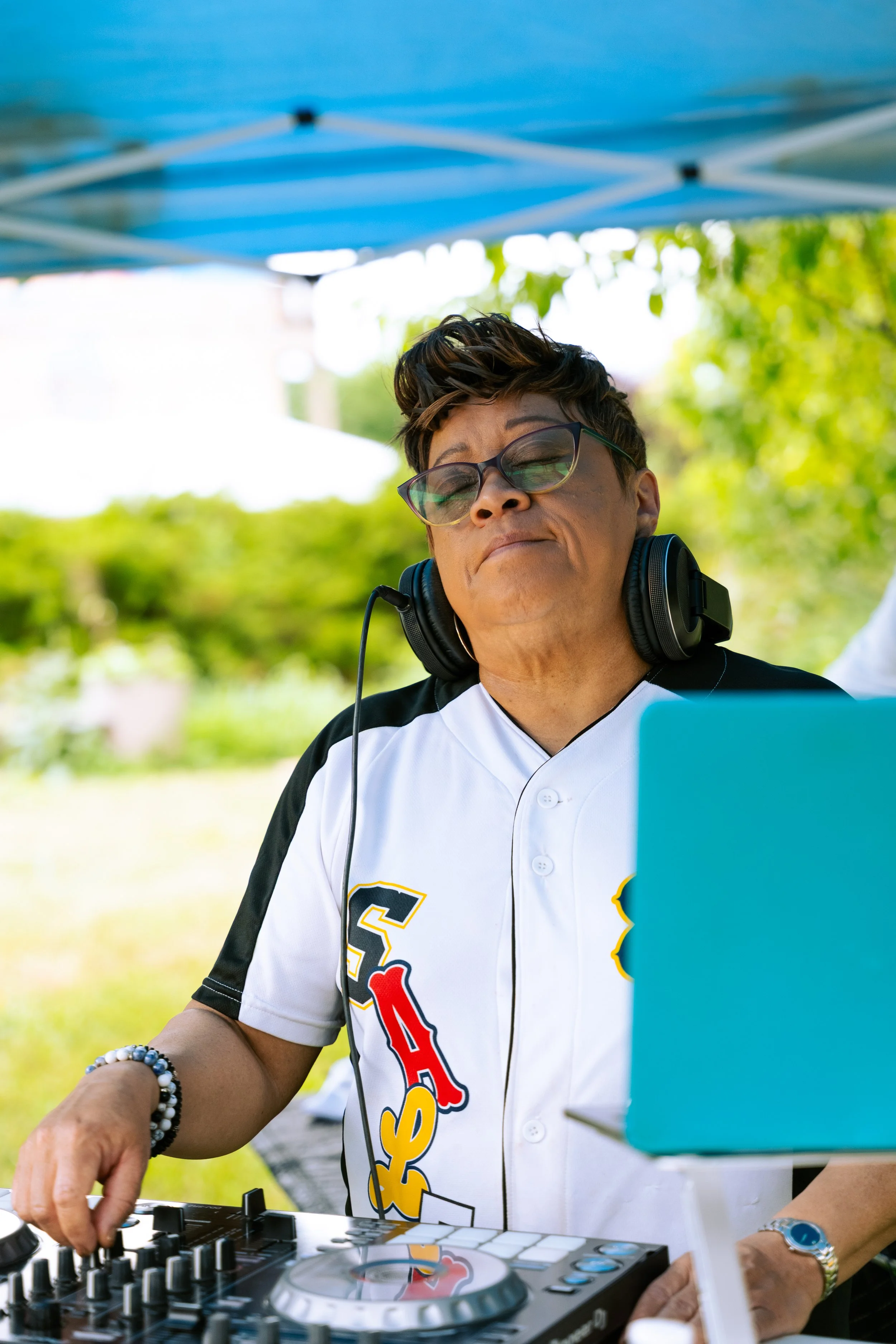 2025-06-19_HoneyPotPerformance_FifthCityJuneteenthCookout_FirstChurchOfTheBrethren_LyricNewbern_1 Lyric Newbern.jpg