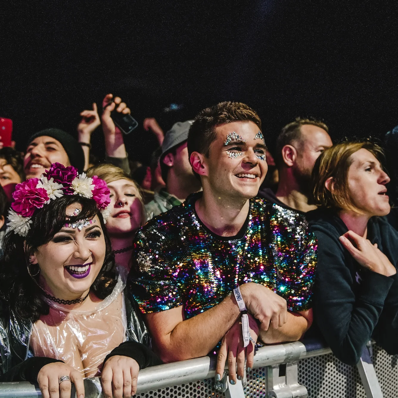 crowds-victorious festival