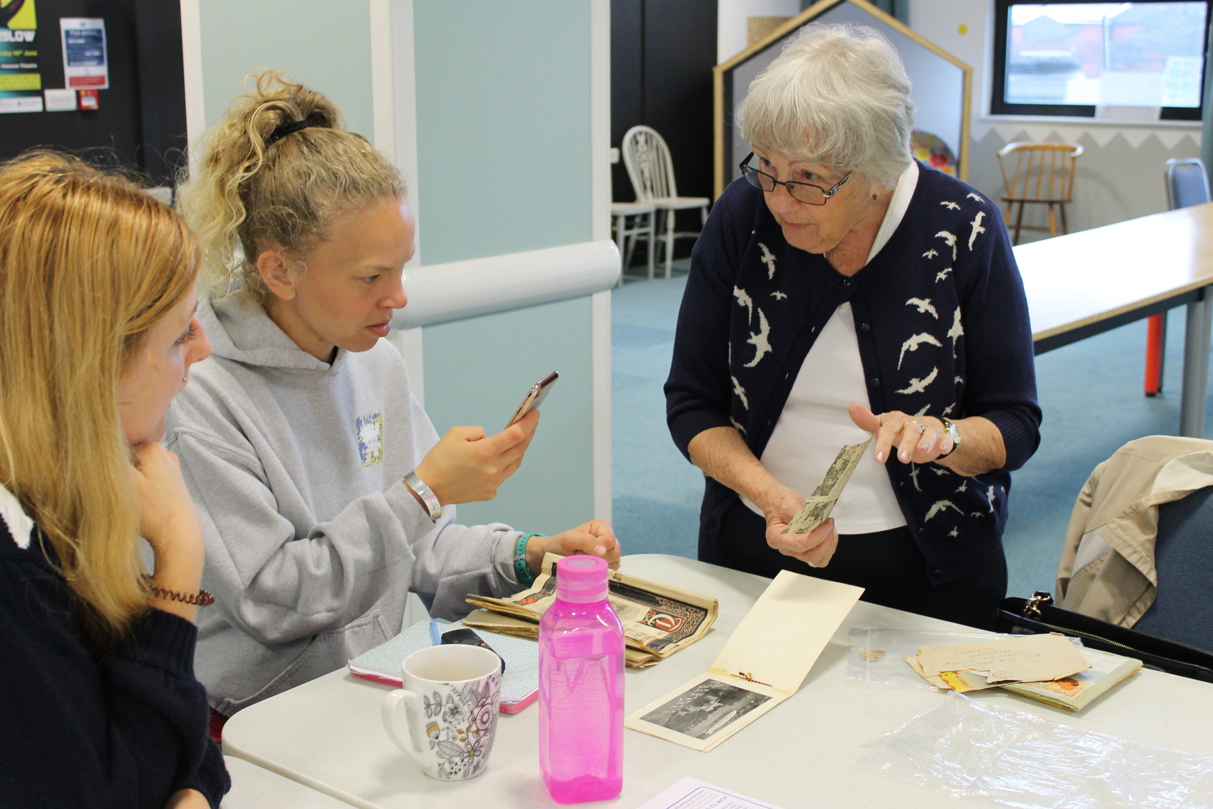 Memories of Hanworth with a local volunteer