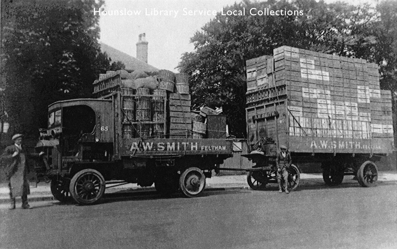 AW-Smith's-steam-lorry-and-trailer-(1).jpg