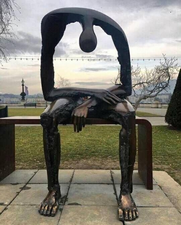 This photo is called Melancholy. And it is heartbreakingly beautiful. The artwork created by Albert György (living in Switzerland, but born in Romania) can be found in Geneva in a small park on the promenade (Quai du Mont Blanc) along the shore of Lake Geneva.