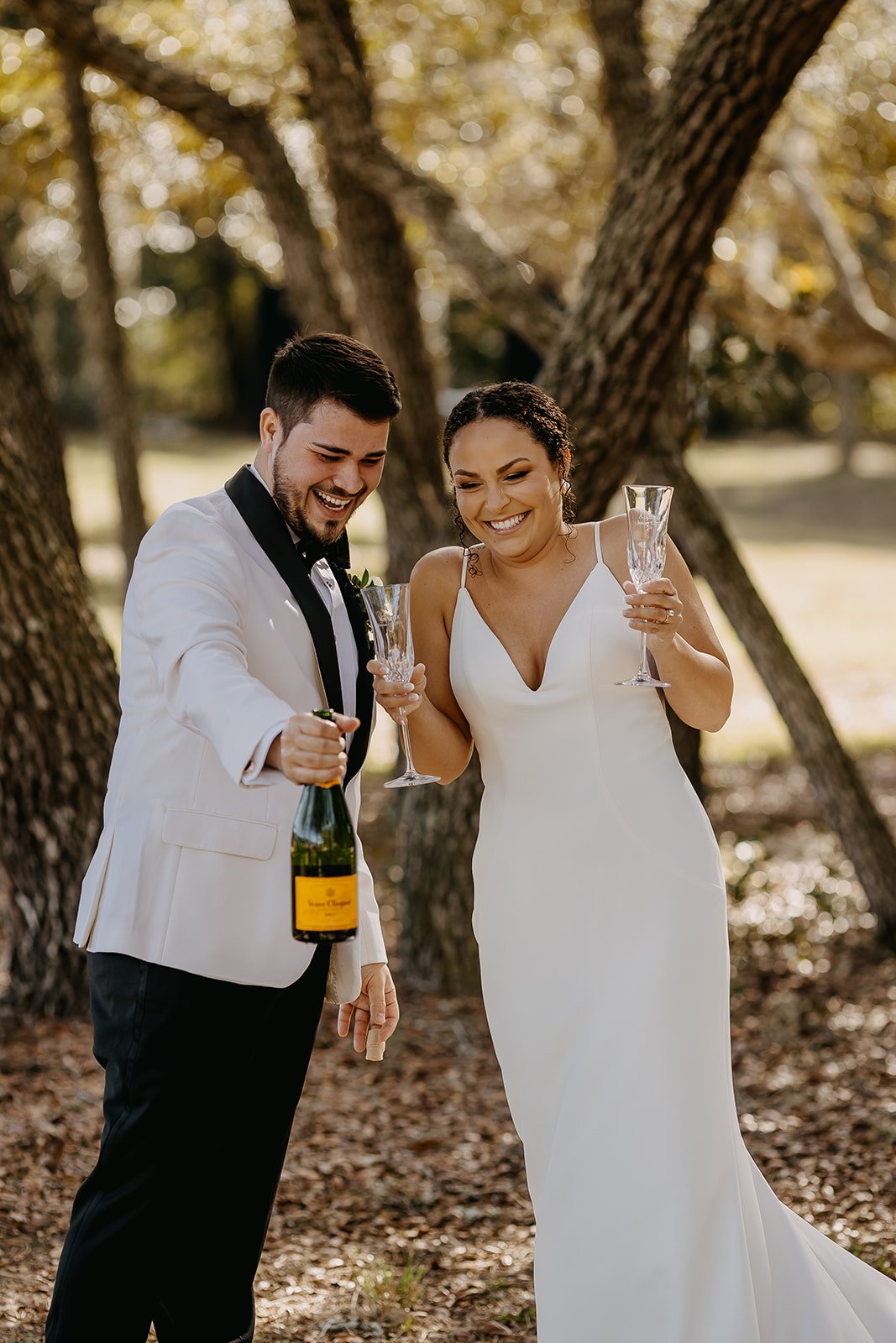 Tampa Wedding Photographer Rad Red Creative Winery Wedding