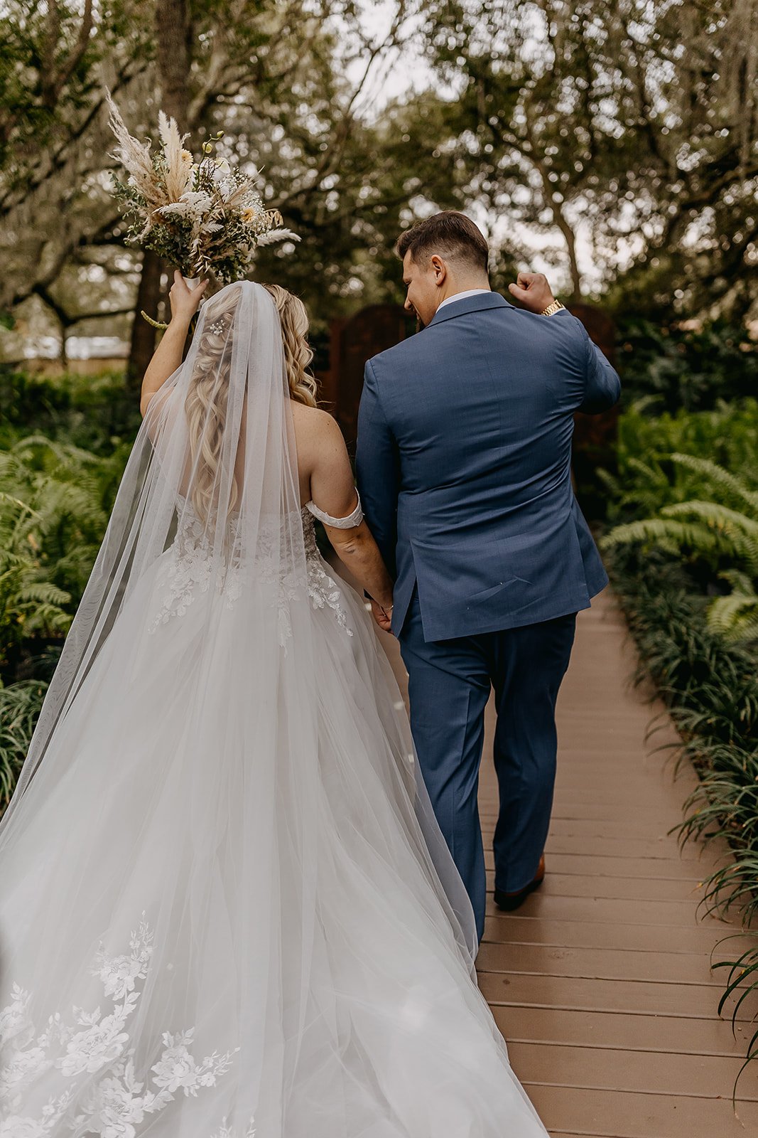 Tampa Wedding Photographer Rad Red Creative Cross Creek Ranch Wedding