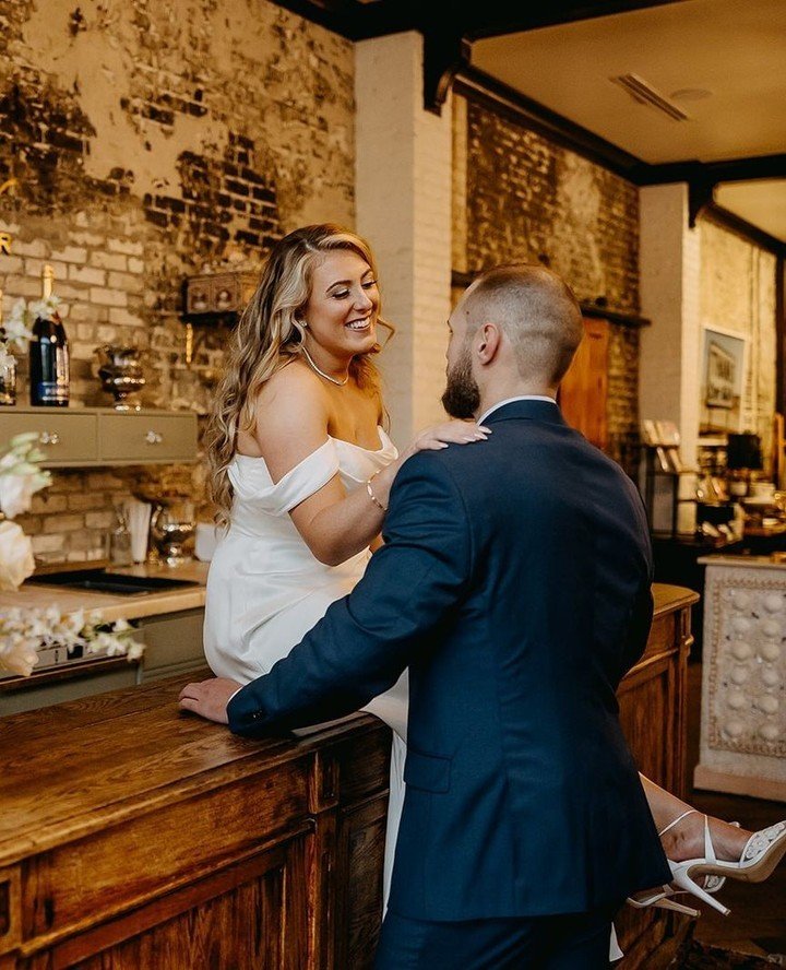 When a Bridesmaids and a Groomsmen who didn't know each other meet at a wedding for mutual friends and fall in love 🤍 ⁠
⁠
We are so happy for N&amp;E! Cheers to this amazing wedding day! ⁠
⁠
#makeyourweddingrad⁠
@nicoleols1 ⁠
@eric_goody18⁠
⁠
⁠
vend