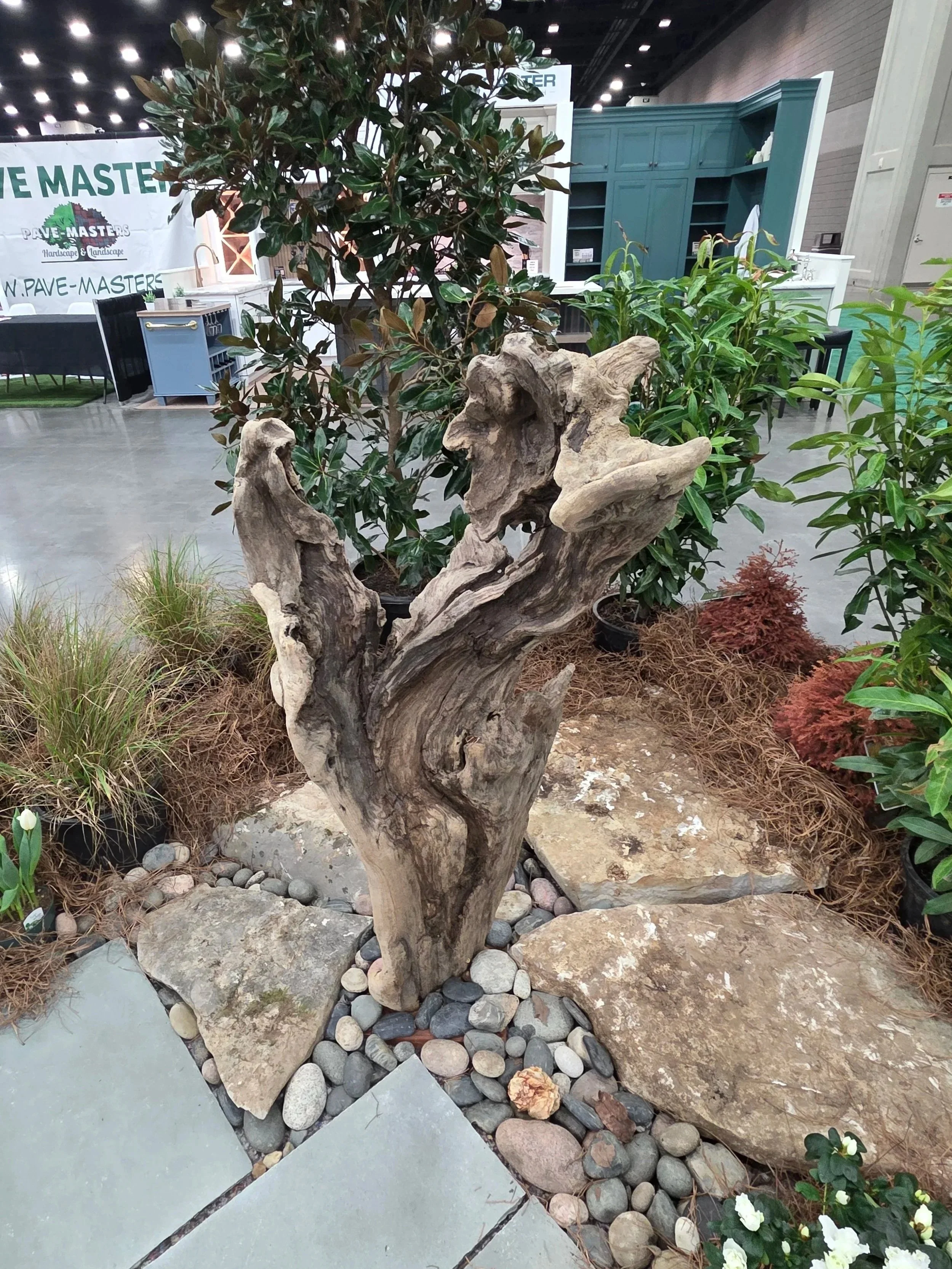 Our Garden Art Studio crafts unique sculptures and installations using stone, driftwood, steel and glass Louisville, Kentucky and southern Indiana