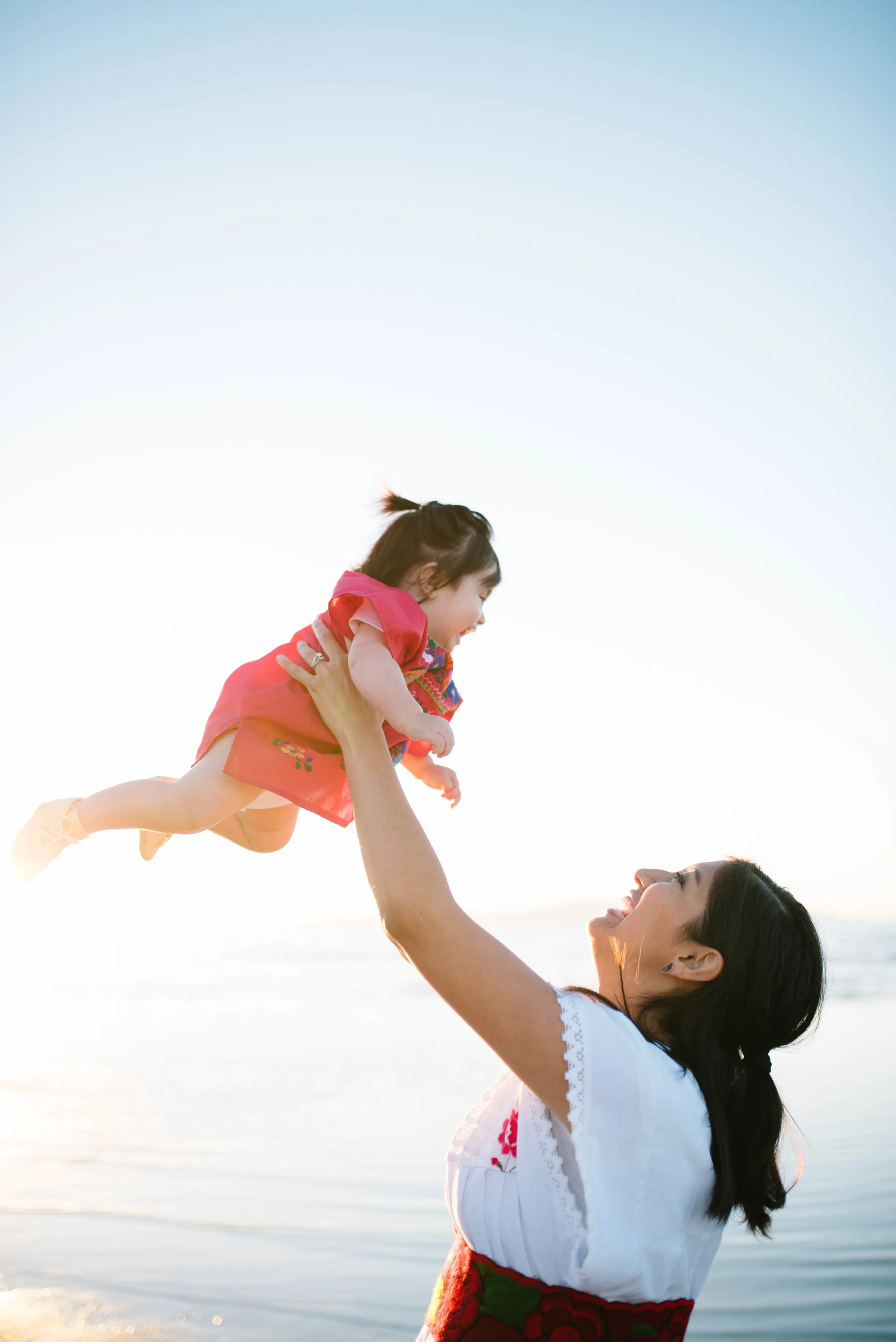 MOMMYANDMEINDIEMATERNITYSESSIONONTHEBEACH.jpg5.jpg