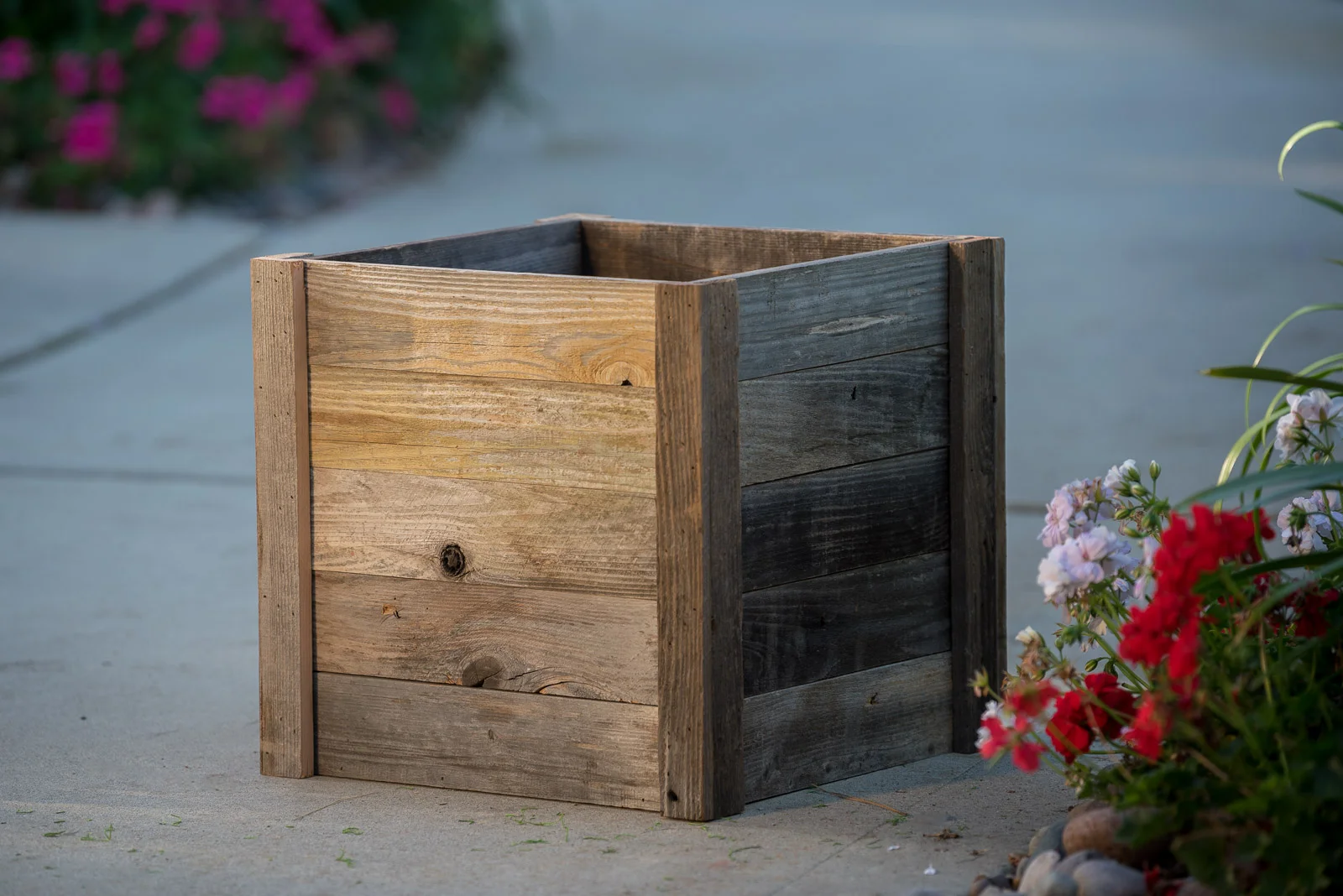Royal-Reclaimed-Patio-Planters-1013.jpg