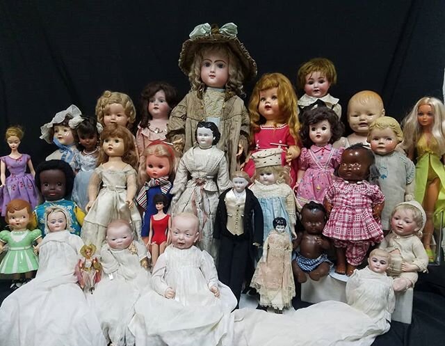 If we have all if these dolls out, we might as well get a group shot. 
Have a great weekend!
#dolls #vintagetoys #vintagedolls #museumfromhome