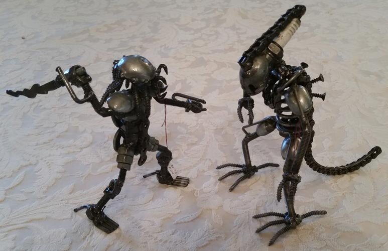 DMMDT-Gift-Shop-Alien-miniatures.jpg