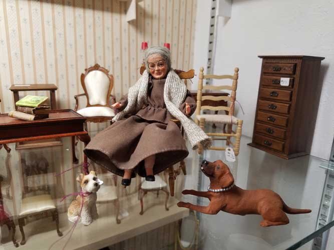 DMMDT-Gift-Shop-Miniatures-Grandma-Dogs.jpg