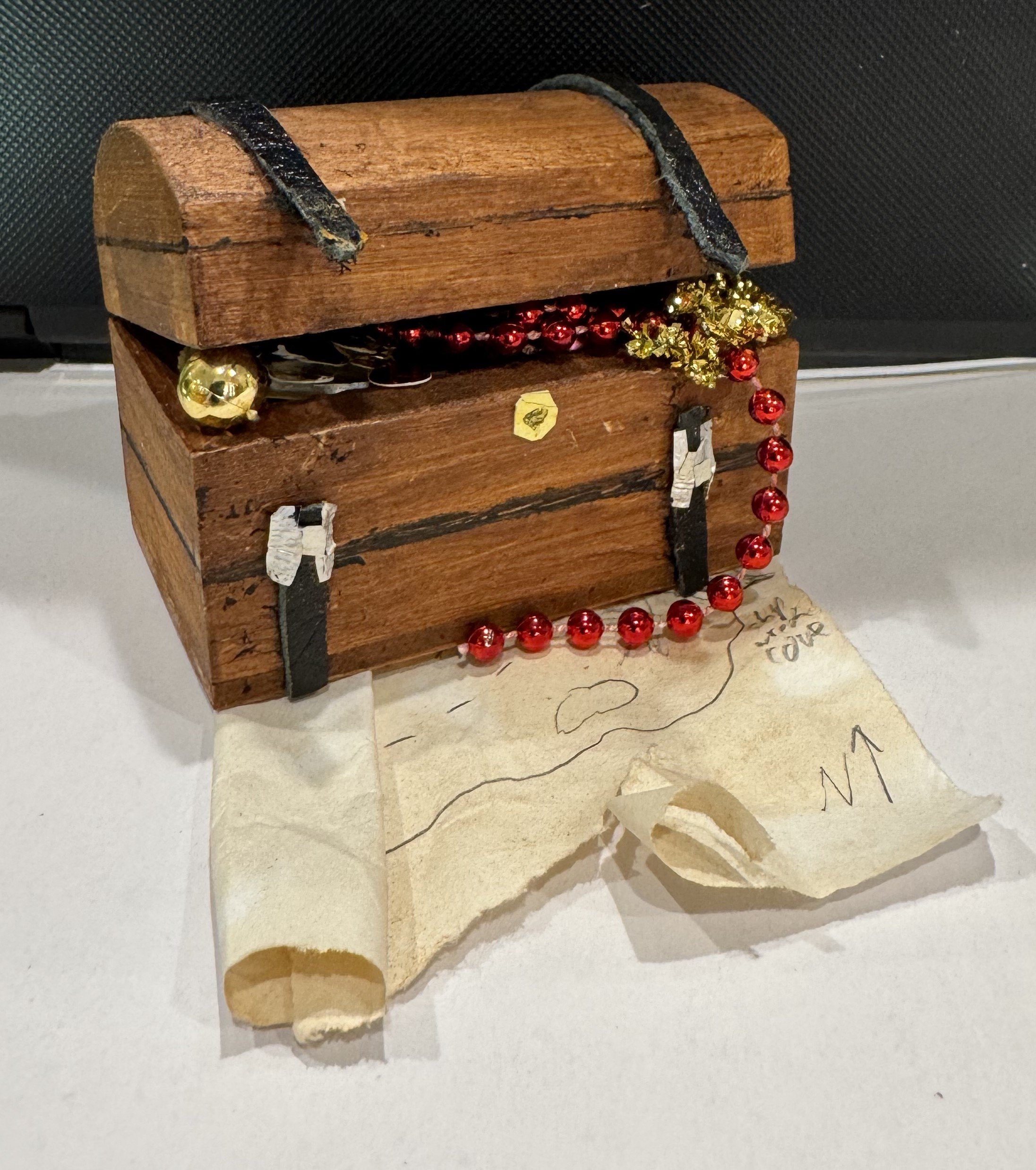 Build It! Miniature Pirate Maps and Treasure Chests