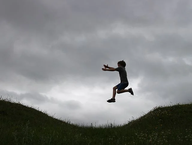 Silhouette jumps

#candidchildhood #flyingthroughtheair #siblings #havingagoodtime