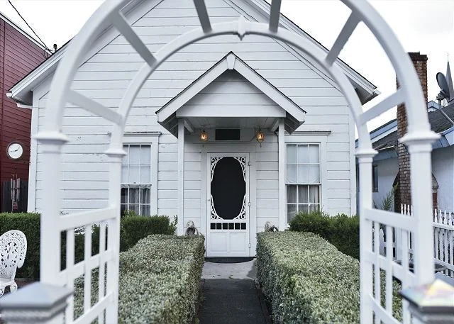 Ferndale White House Vacation Rentals in Ferndale CA.jpg