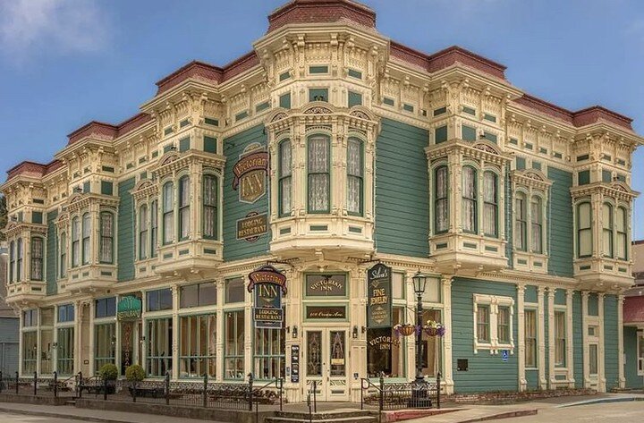 An amazing photo, of an amazing building, in the amazing town of @visitferndale ❤️ 
📷 @alanworkmanphotography